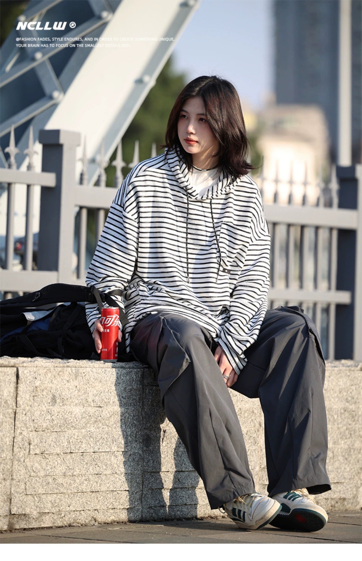 【Oneblue Shop】ストライプフーディー - Hoodies LS2405193