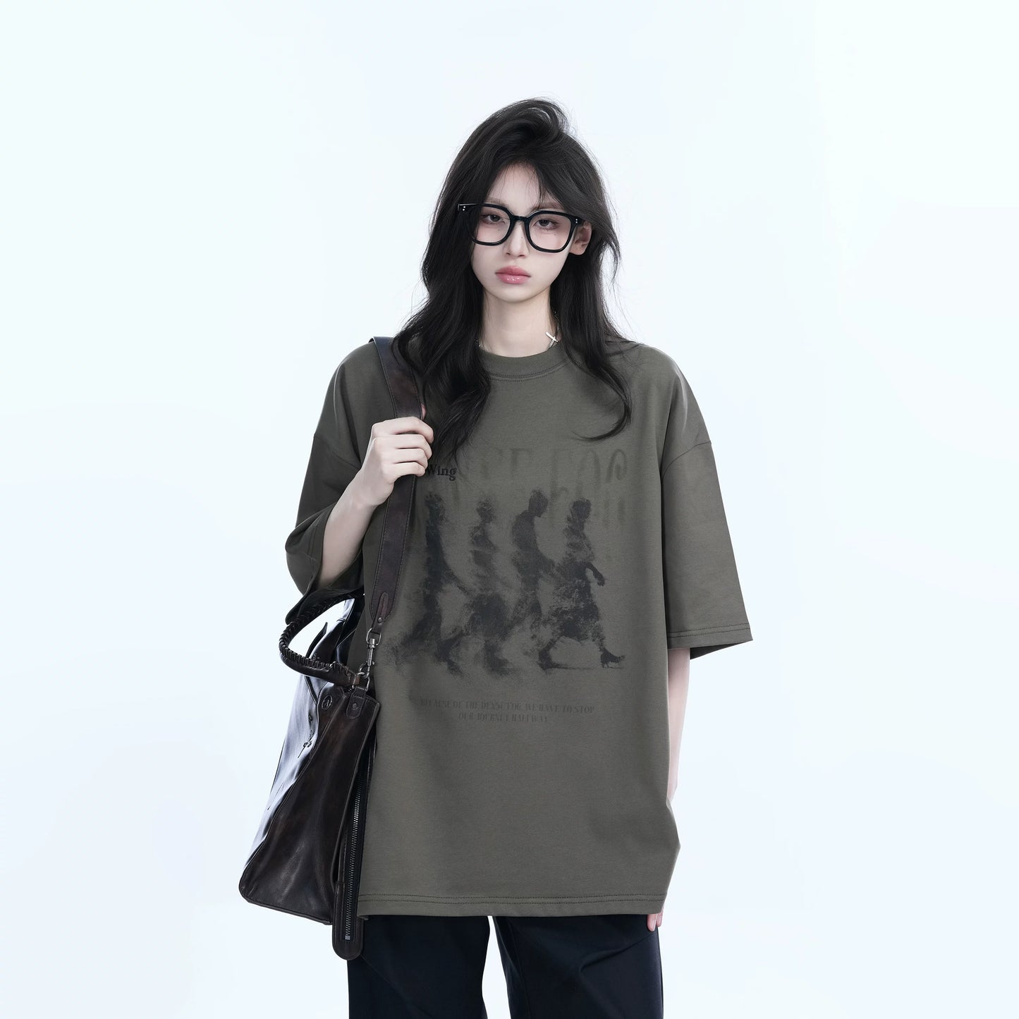 【Oneblue Shop】ブラック 半袖 クルーネック Tシャツ（4Color）241910