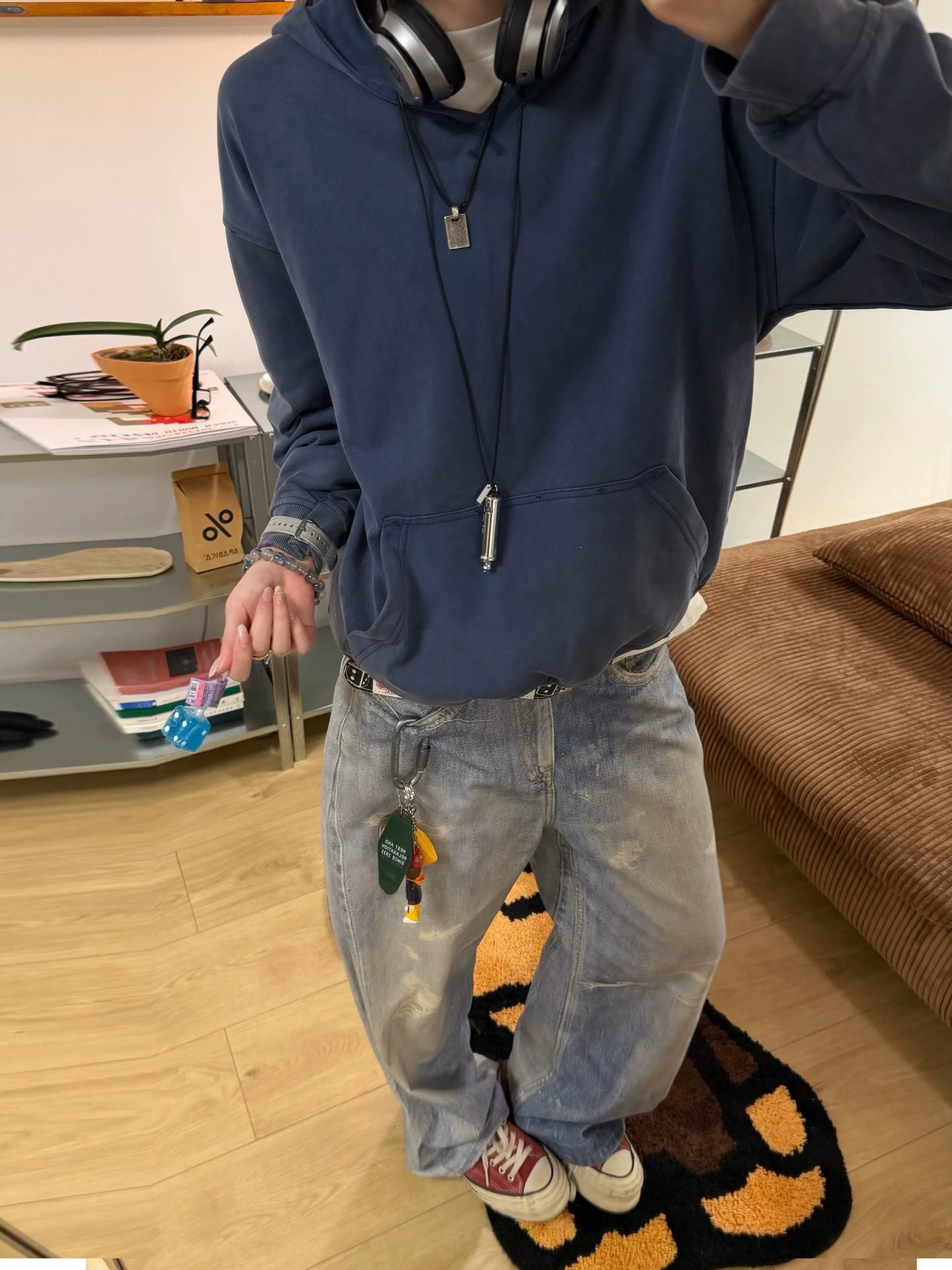 【Oneblue Shop】Vラインウォッシュルーズフーディー / V-LINE WASHED LOOSE HOODIE 260989
