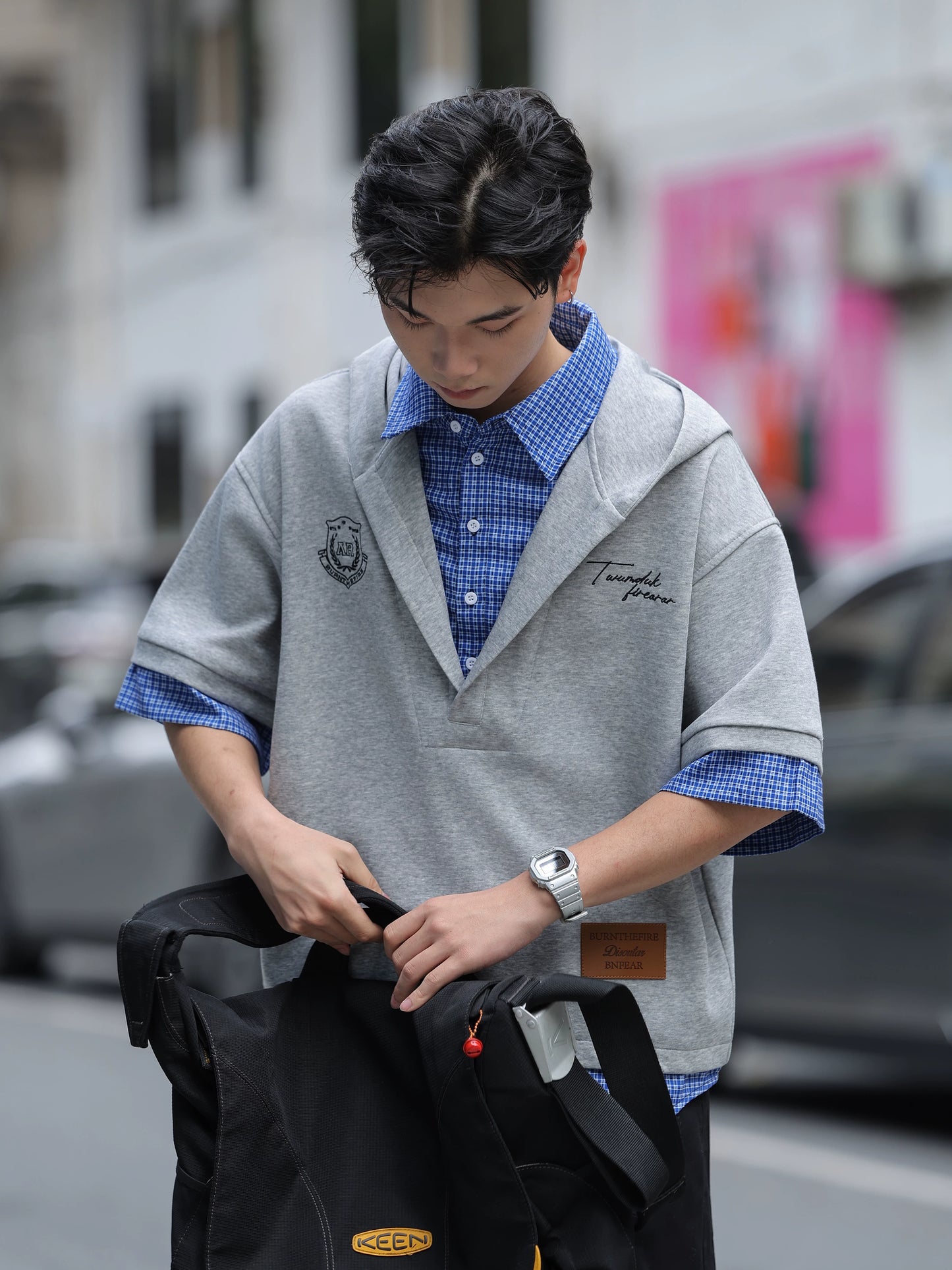 【Oneblue Shop】フェイクレイヤード 重ね着風 半袖 フーディー プルオーバー（3Colors）241835