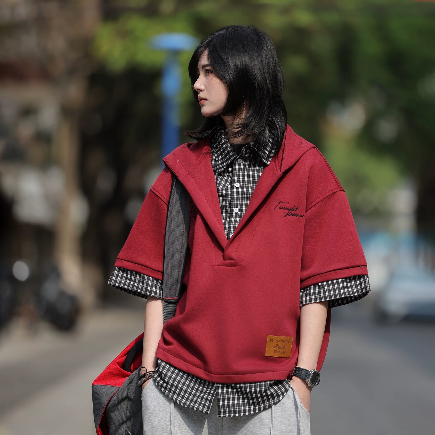 【Oneblue Shop】フェイクレイヤード 重ね着風 半袖 フーディー プルオーバー（3Colors）241835