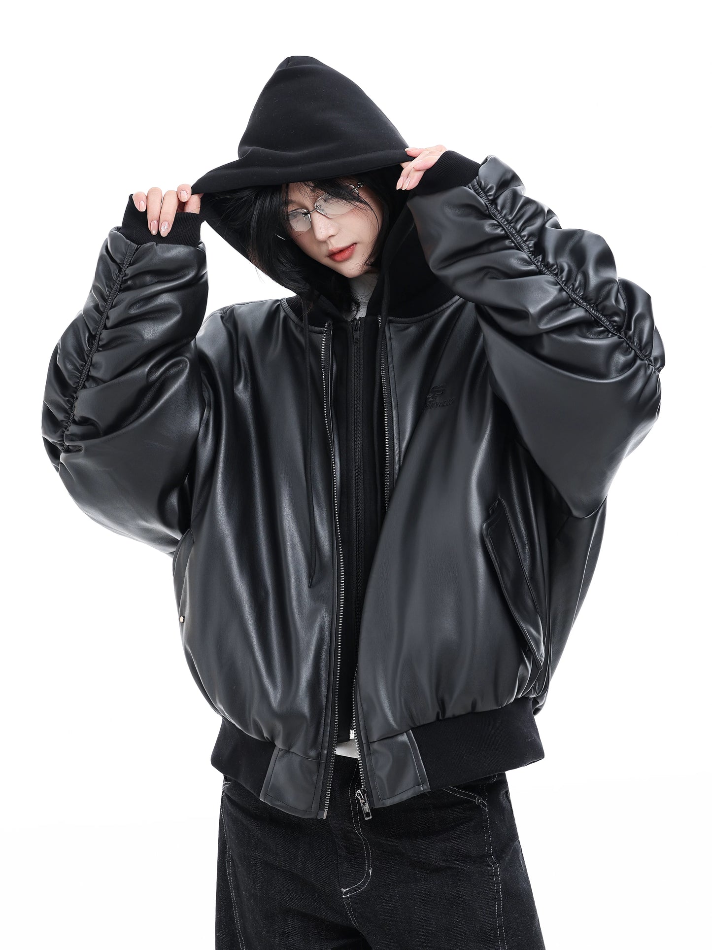 【Oneblue Shop】フェイクレザーフーデッドブルゾン / Faux Leather Hooded Blouson LS2601081