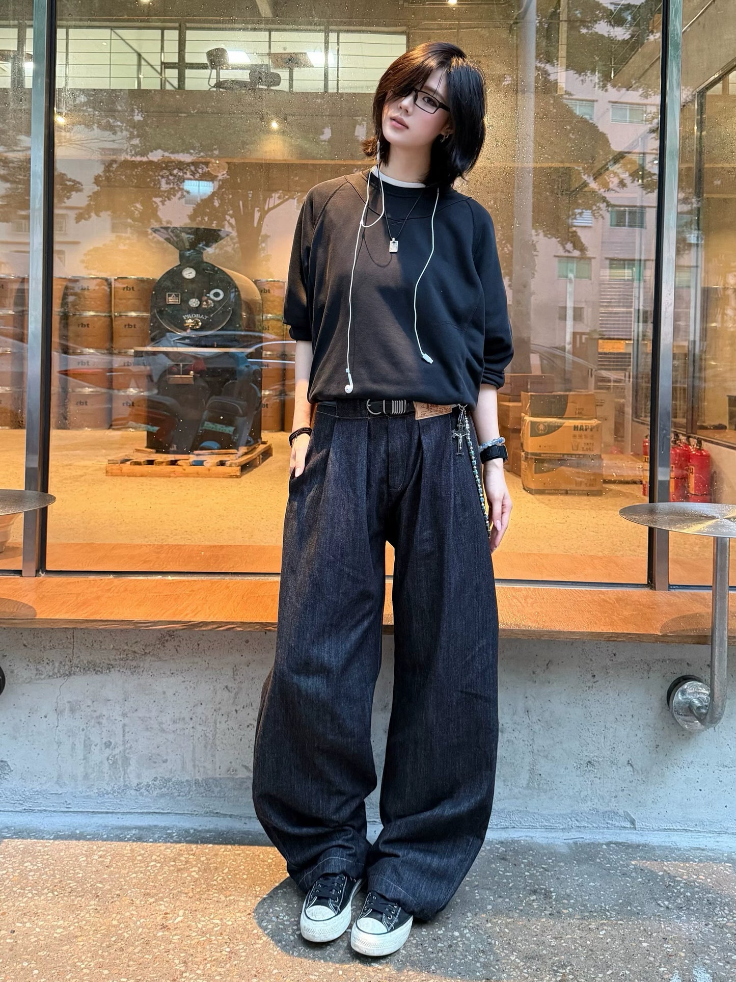 【Oneblue Shop】フロントタックワイドデニムパンツ / FRONT TUCK WIDE DENIM PANTS 2609810