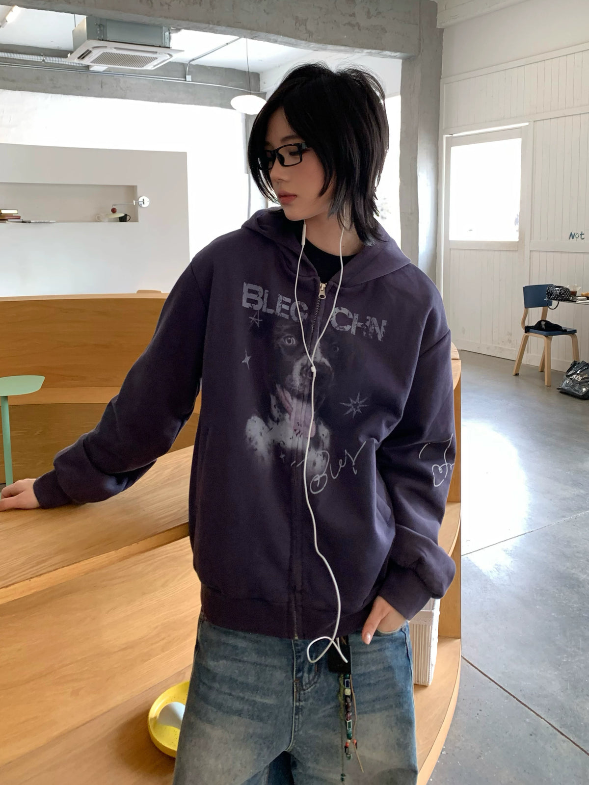 【Oneblue Shop】アニマルスクリプトジップフーディー / ANIMAL SCRIPT ZIP HOODIE 260987
