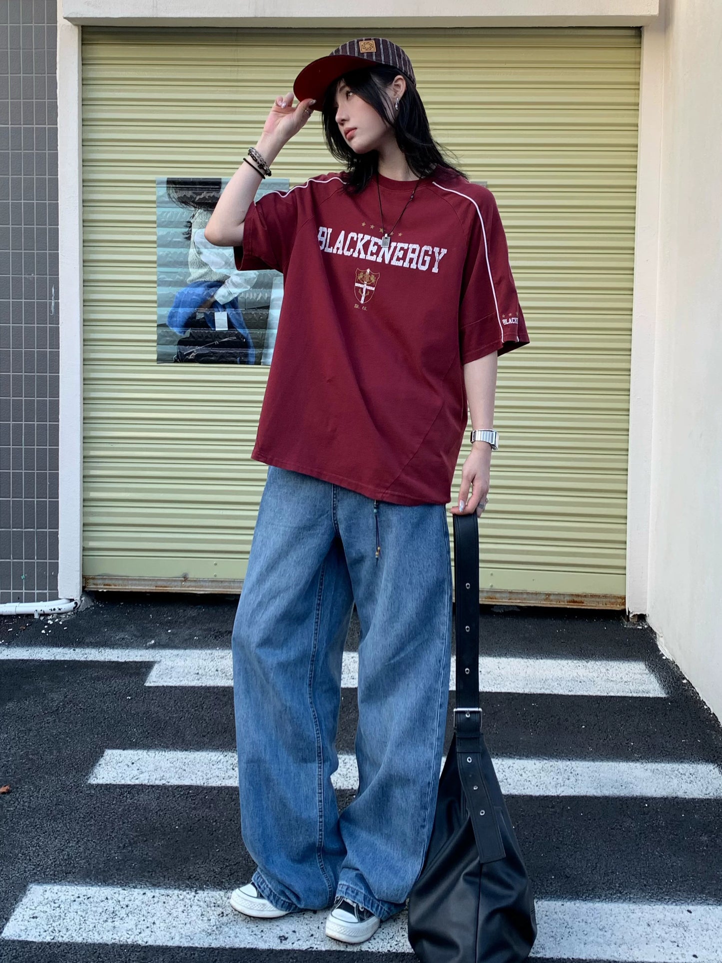 【Oneblue Shop】ヴィンテージ カレッジロゴ Tシャツ / Blackenergy Vintage Logo Tee 260111