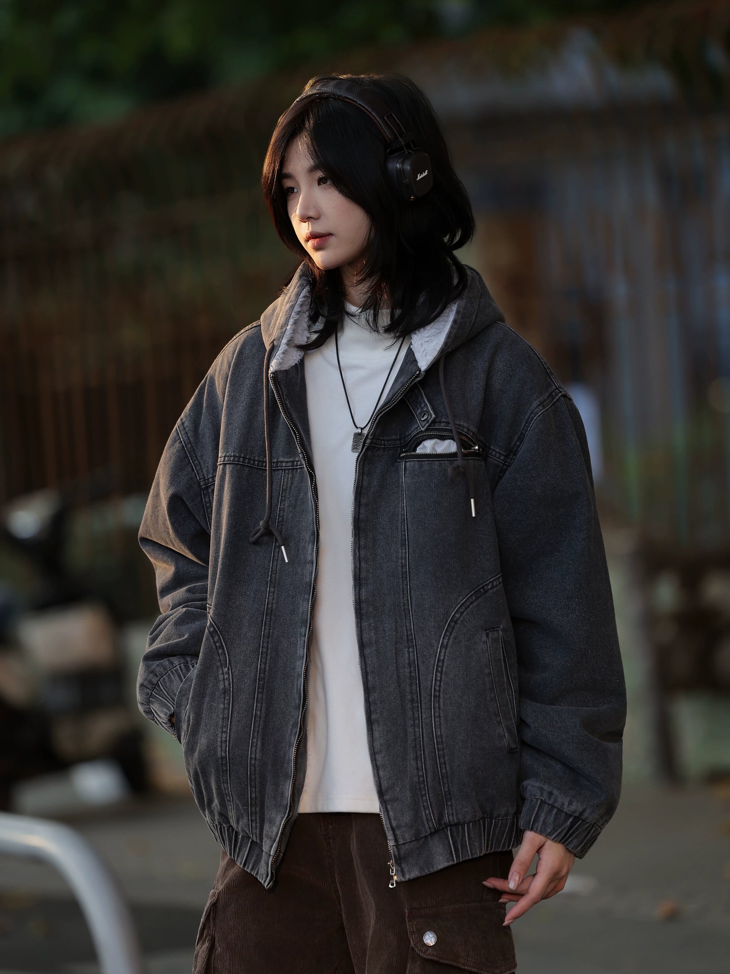 【Oneblue Shop】ボアライニングデニムフーデッドジャケット / Boa-Lined Denim Hooded Jacket LS2601168