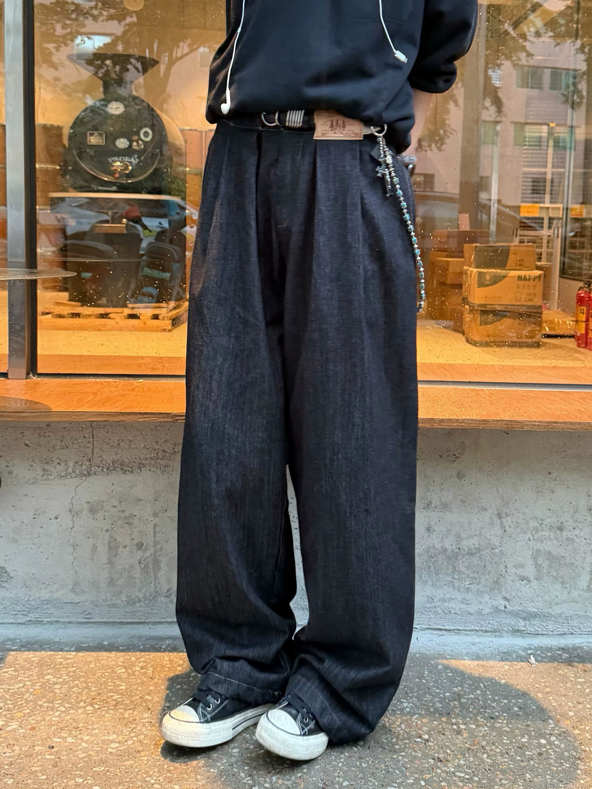 【Oneblue Shop】フロントタックワイドデニムパンツ / FRONT TUCK WIDE DENIM PANTS 2609810