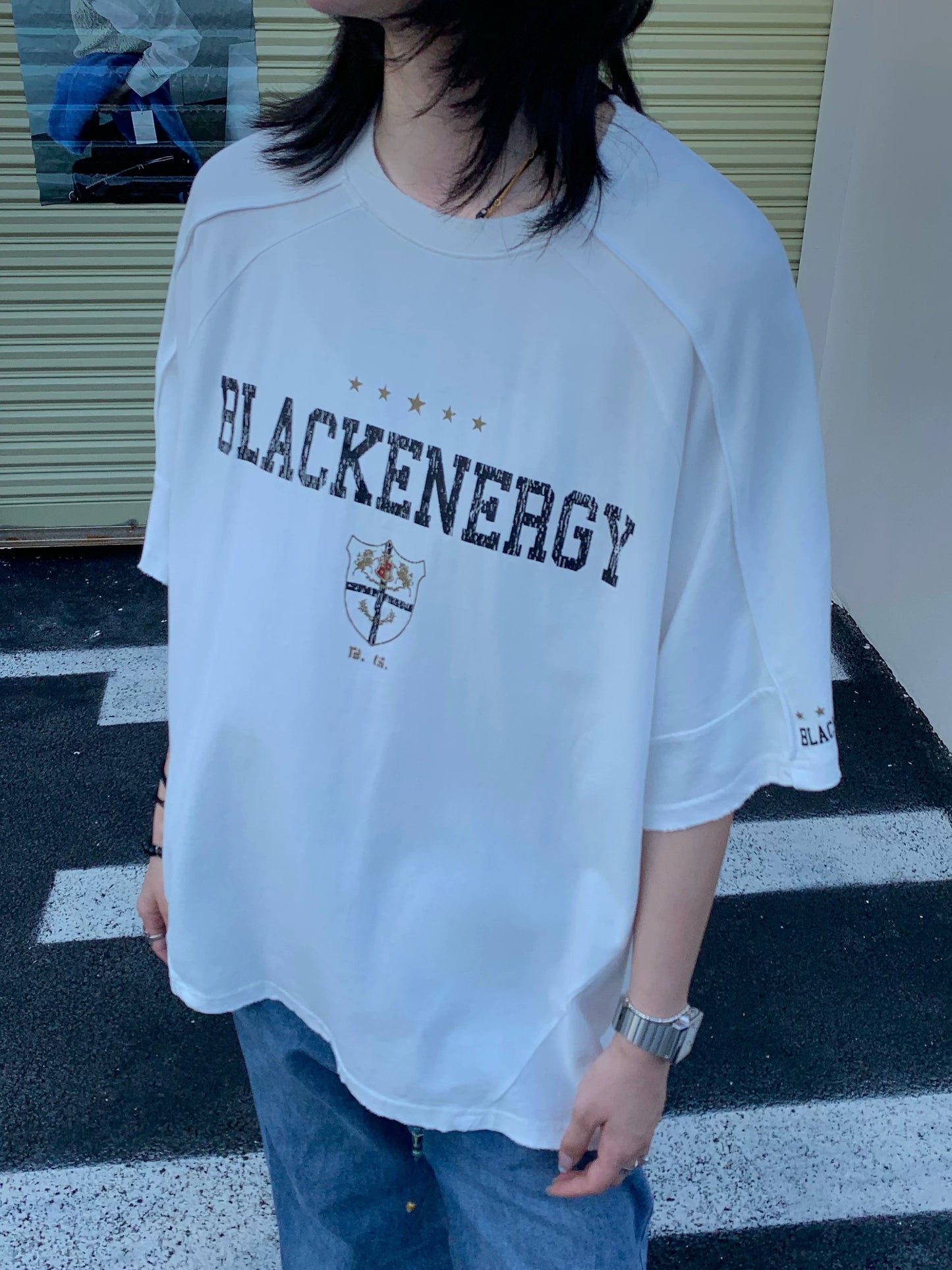 【Oneblue Shop】ヴィンテージ カレッジロゴ Tシャツ / Blackenergy Vintage Logo Tee 260111