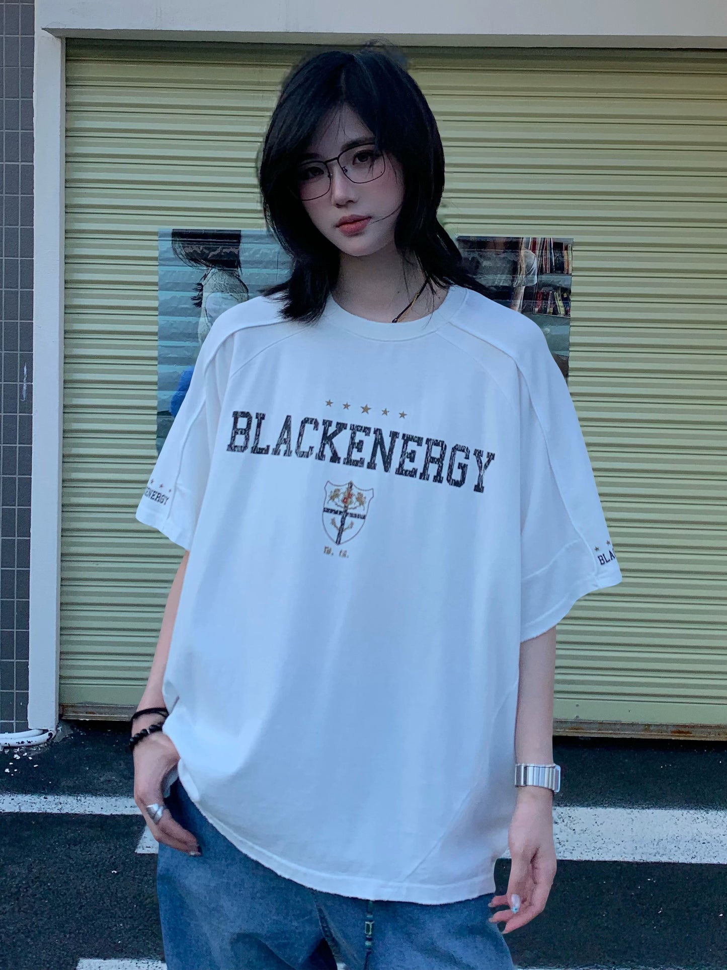 【Oneblue Shop】ヴィンテージ カレッジロゴ Tシャツ / Blackenergy Vintage Logo Tee 260111